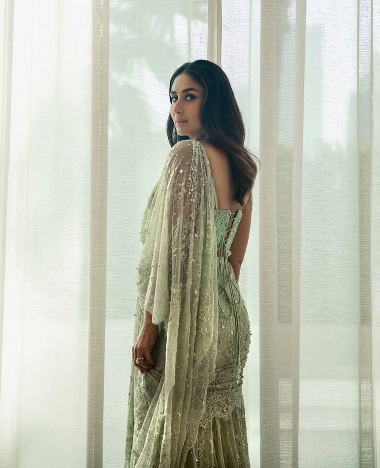 Kareena Kapoor Khan's Soft Glam Pastel Perfection 946653
