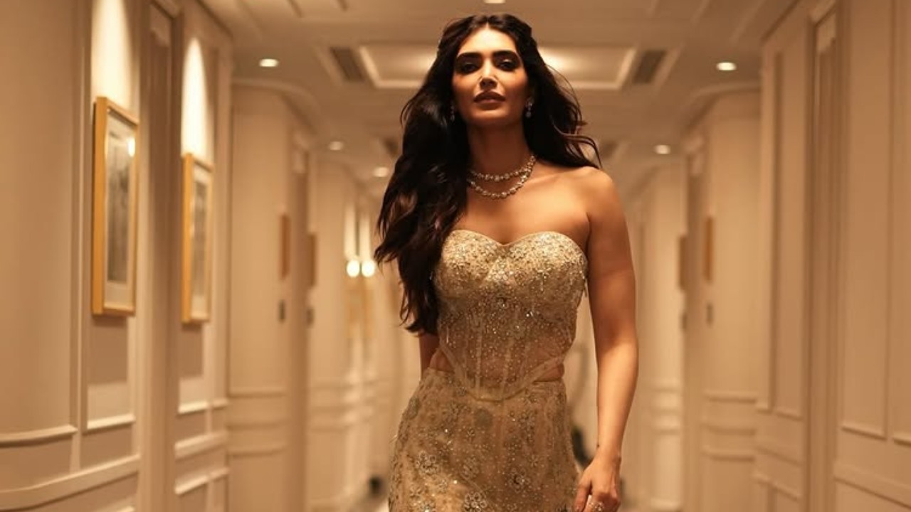 Karishma Tanna In Her Golden Hour Glam Moment 946645