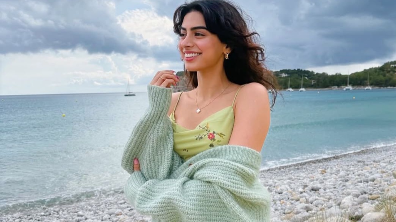 Khushi Kapoor's Ibiza Vacation Diaries: Comfy Yet Elegant 948376