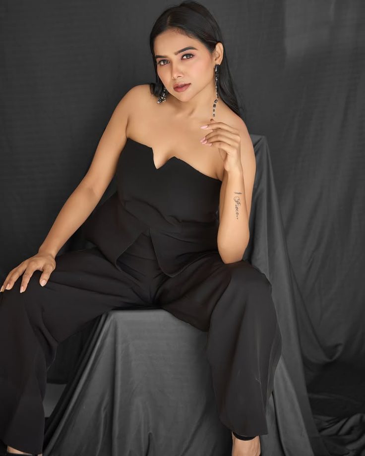 Manisha Rani Brings Black Back with Bold Elegance 948256
