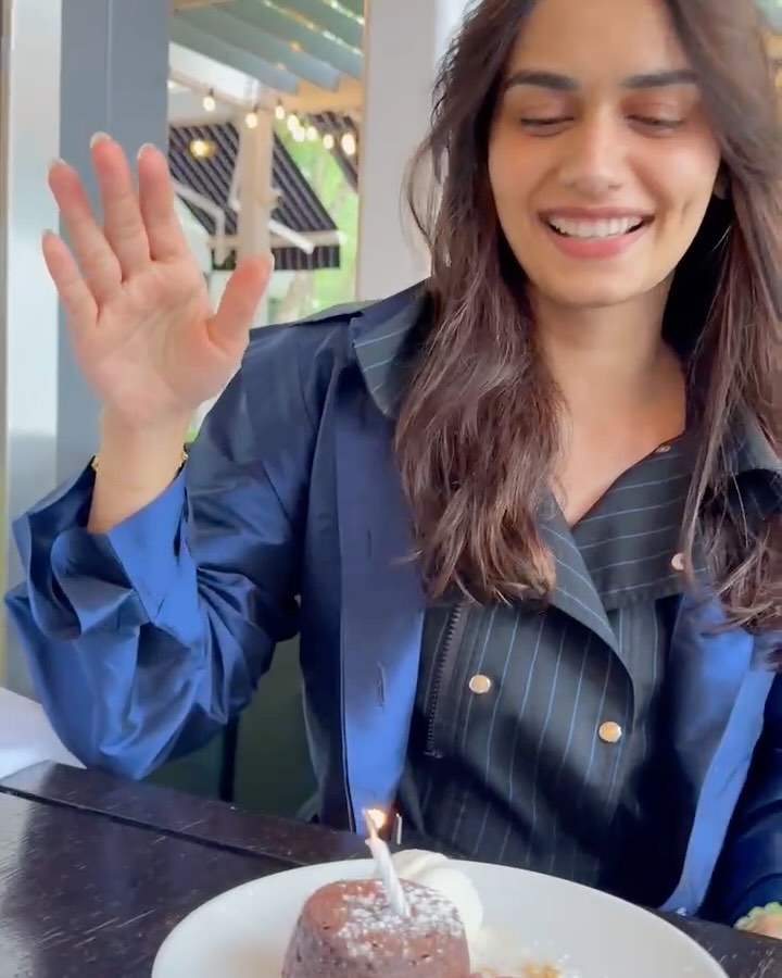 Manushi Chillar's Birthday Celebration Goes On For 33 Hours And 30 Minutes; See Post 948458