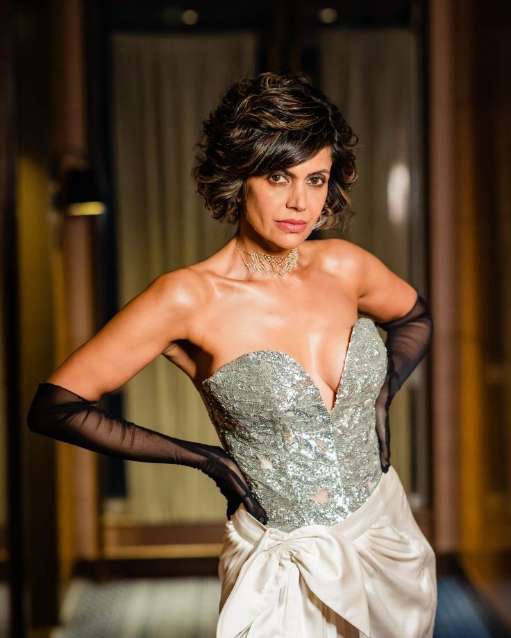Mother's Day Special: From Mandira Bedi to Sushmita Sen, these Bollywood single moms are real-life superwomen 947553