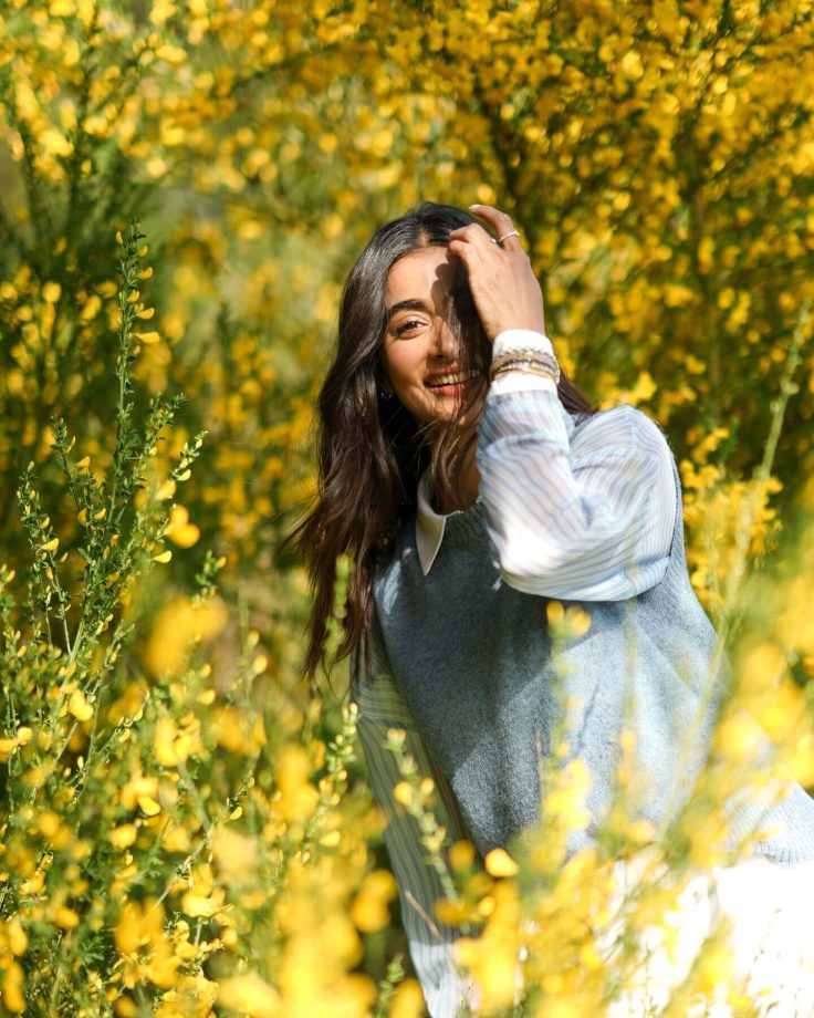 Pooja Hegde Redefines Vintage Cardigan Trend With Mini Dress Look - See Pics 949035