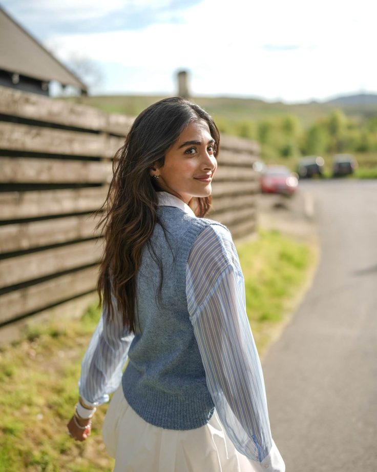 Pooja Hegde Redefines Vintage Cardigan Trend With Mini Dress Look - See Pics 949026