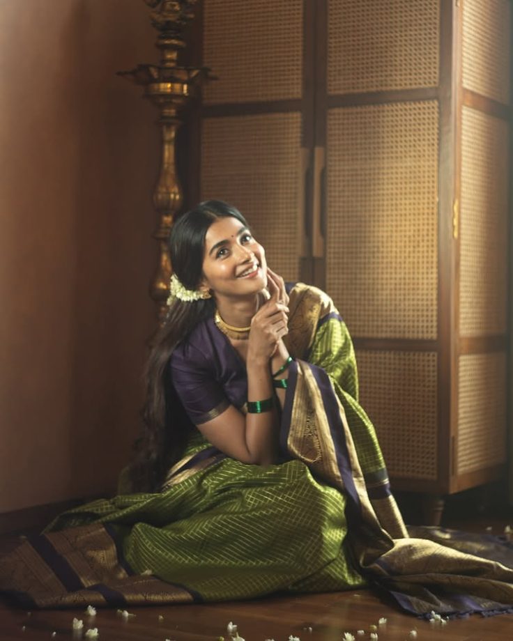 Pooja Hegde Revives Heritage Elegance in a 70-Year-Old Green Saree 948308