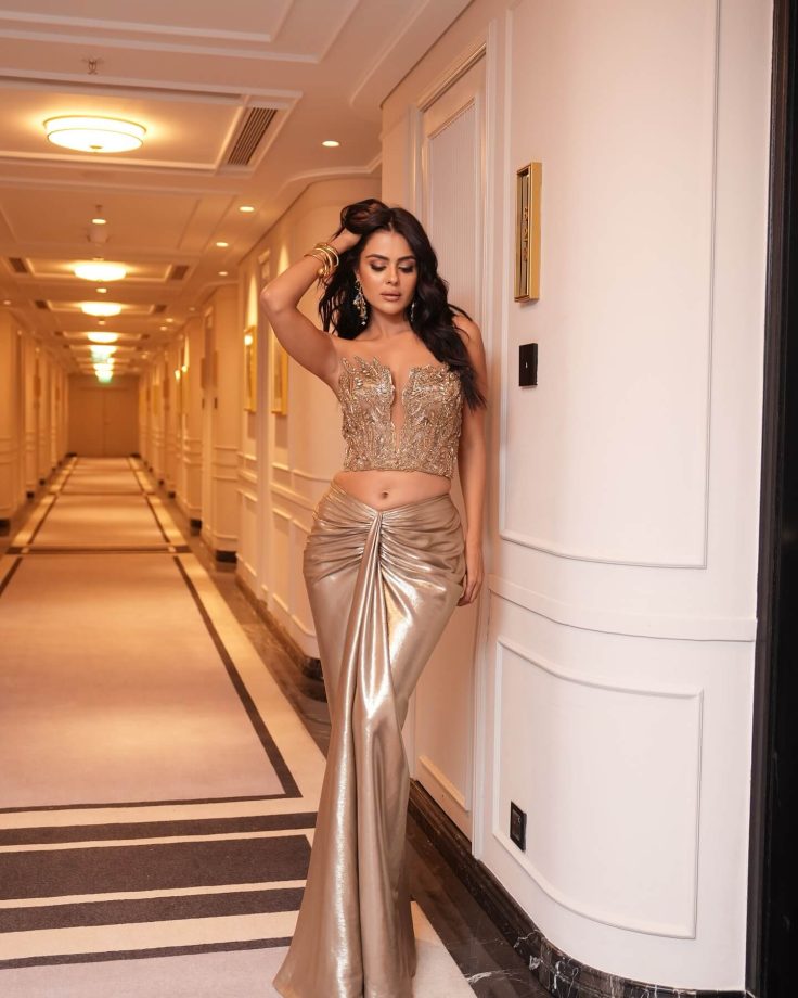 Priyanka Chahar Choudhary Channels Goddess Energy in Daring Corset Look 946998
