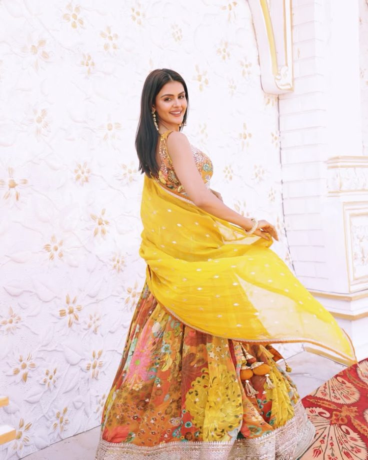 Priyanka Chahar Choudhary’s Haldi Look Is a Burst of Sunshine and Festive Chic 946727