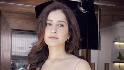 Raashii Khanna flaunts herself in a pink midi dress, fans go crazy