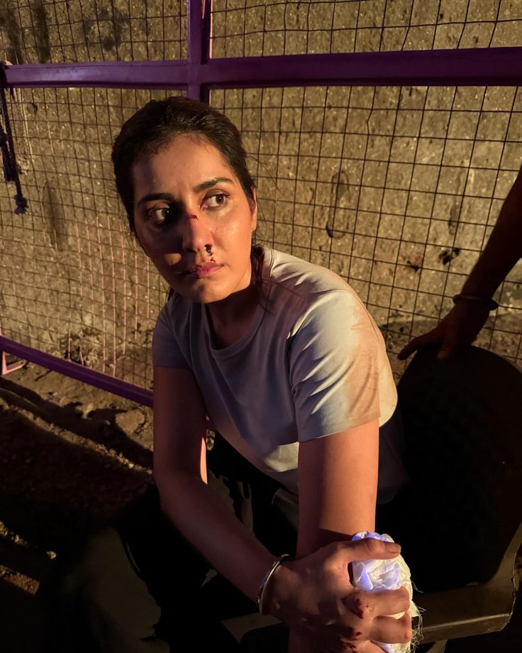 Raashii Khanna Gets Bruises Says, 'Some roles don't ask, they demand your body and bruises' 948534