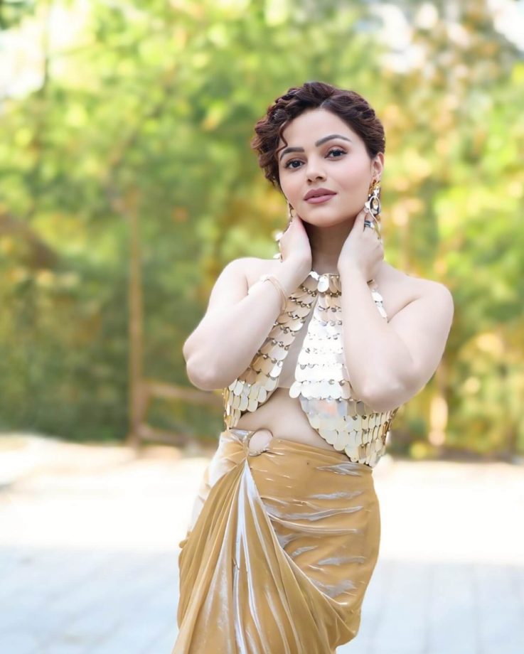 Rubina Dilaik Radiates Golden Glam 947040