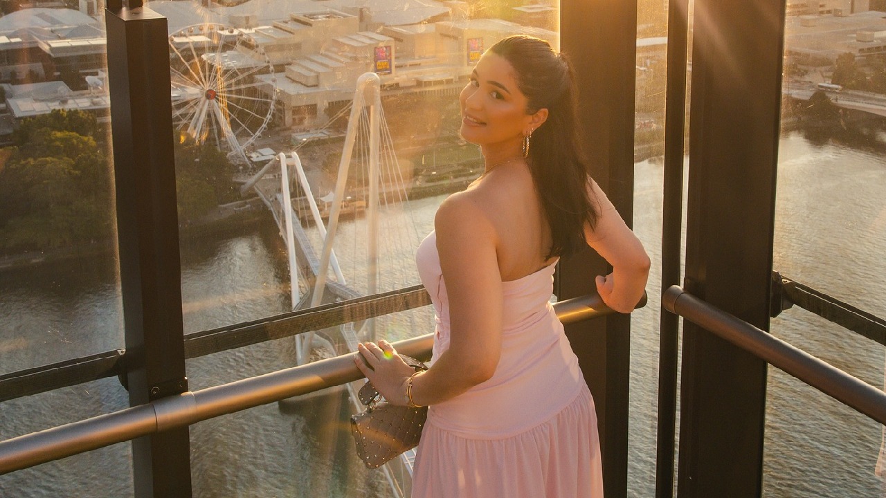 Sara Tendulkar Serves Elegant Glamour in a Blush Pink Gown During Her Brisbane Getaway 948175