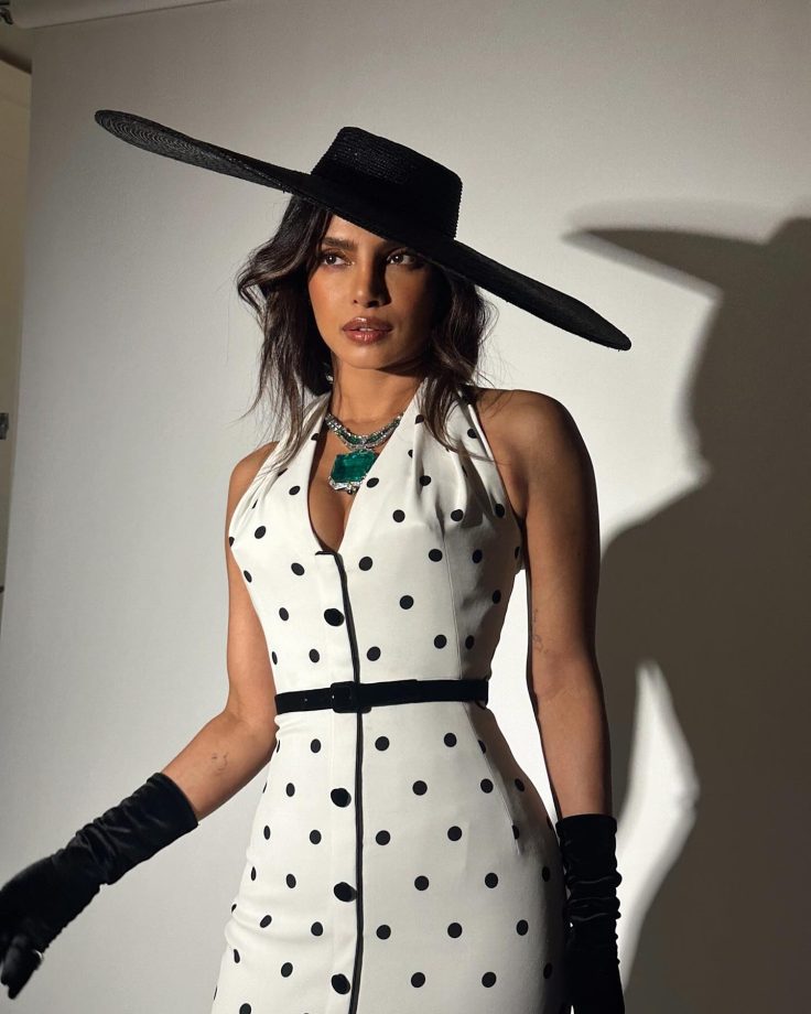 Shah Rukh Khan And Priyanka Chopra Recreate DON Era; Fans Can’t Keep CALM 947114