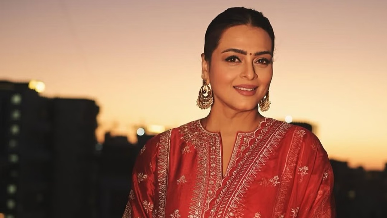 Shilpa Shirodkar Tests Positive For COVID-19, Urges Fans To Wear Masks 948485