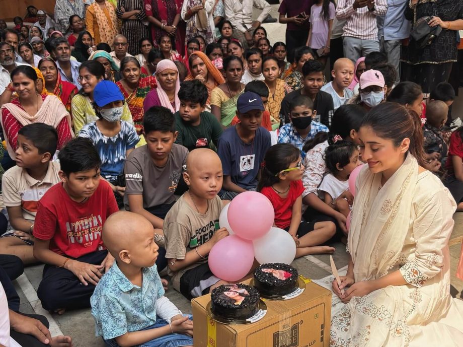 Shivangi Joshi Celebrates Her 27th Birthday With Orphan Children & Elders, Wins Hearts 948603
