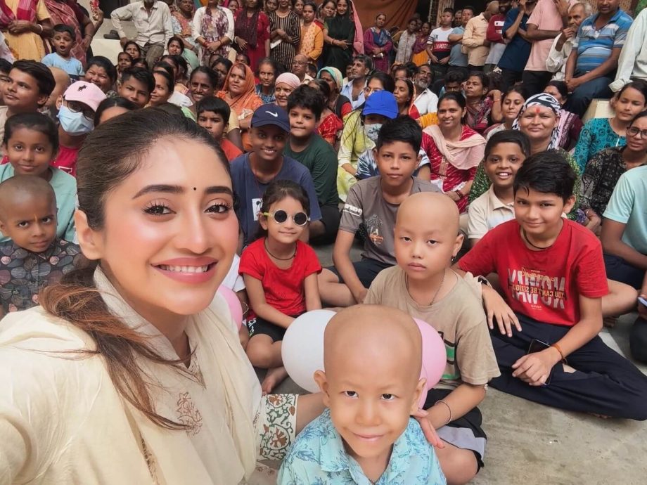Shivangi Joshi Celebrates Her 27th Birthday With Orphan Children & Elders, Wins Hearts 948601
