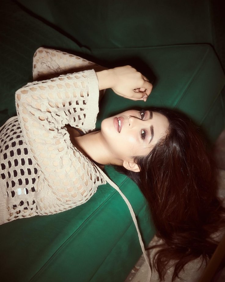 Shivangi Joshi Effortlessly Slays in Cozy-Chic Glam 949181