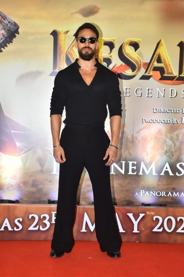 Suniel Shetty, Sooraj Pancholi, Akanksha Sharma Starrer Kesari Veer Celebrity Screening Emerges as a Star-Studded Affair; Jackie Shroff, Kailash Kher, Sharad Kelkar, and Others Attend 948856