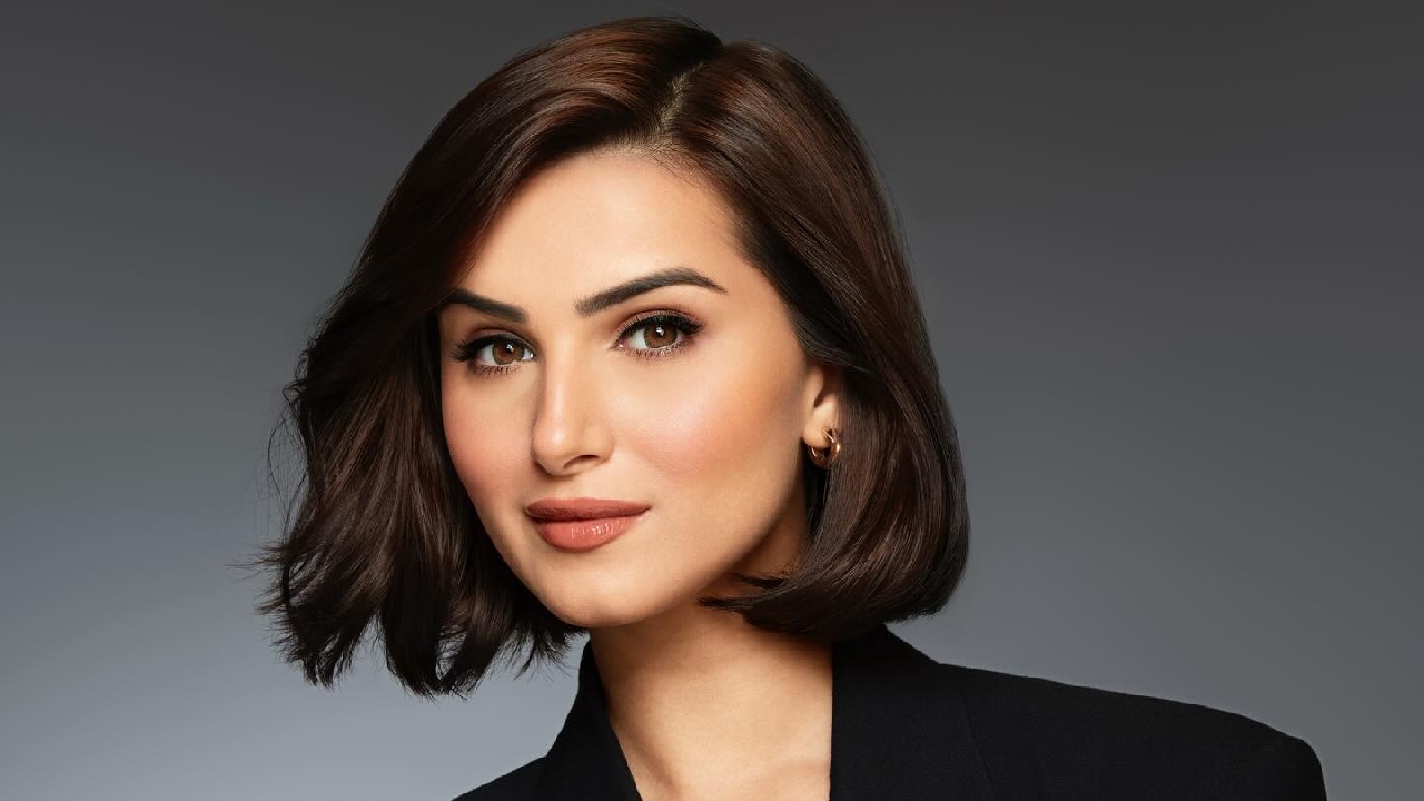 Tara Sutaria In Long Soft Curls Or Short Bob Cut - Which Haircut Suits Her Best? 947510