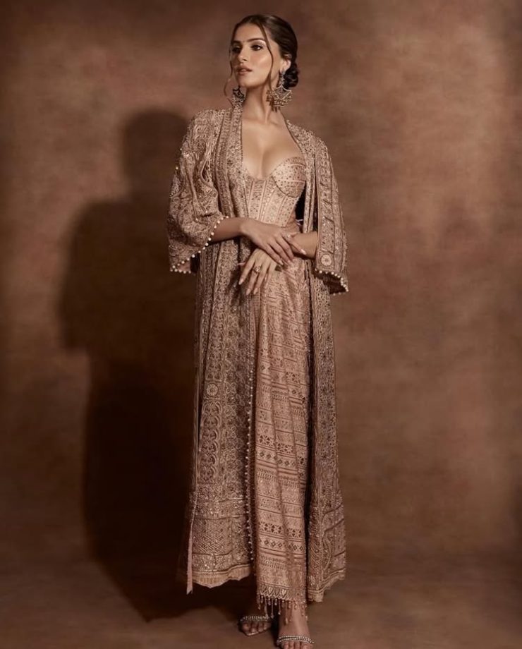 Tara Sutaria's Ethnic Glam Look Is All Things Regal and Radiant 946657