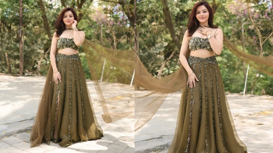 Traditional or Bold? Jannat Zubair Rahmani and Rubina Dilaik Serve Two Iconic Lehenga Looks 947069