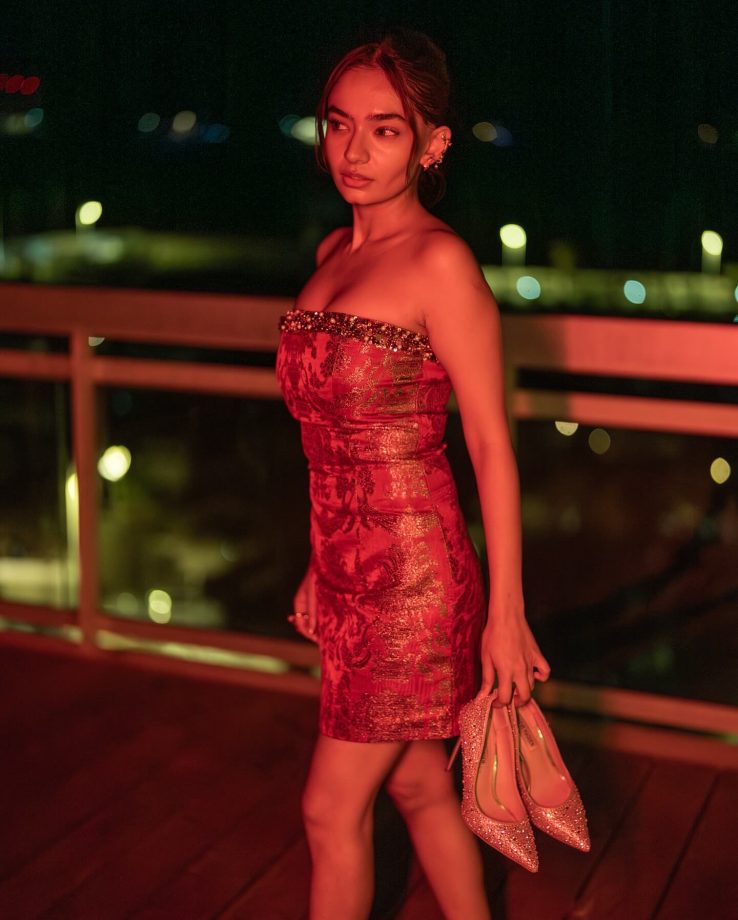 Anushka Sen Radiates Royal Charm in Red 950715