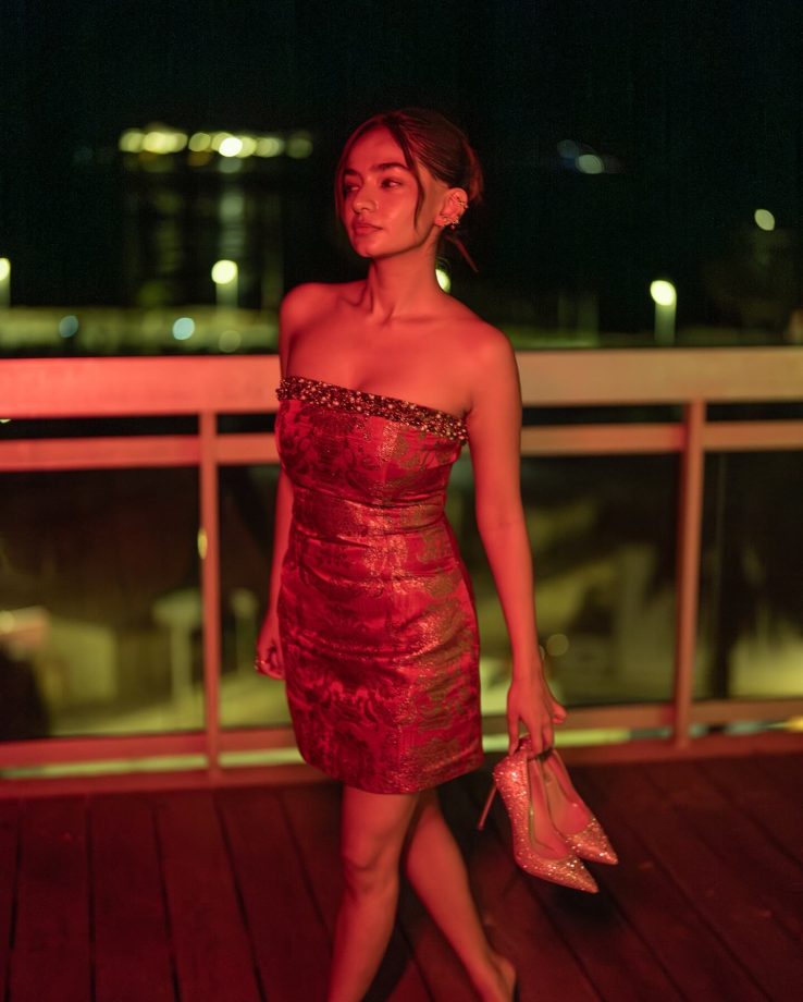 Anushka Sen Radiates Royal Charm in Red 950720