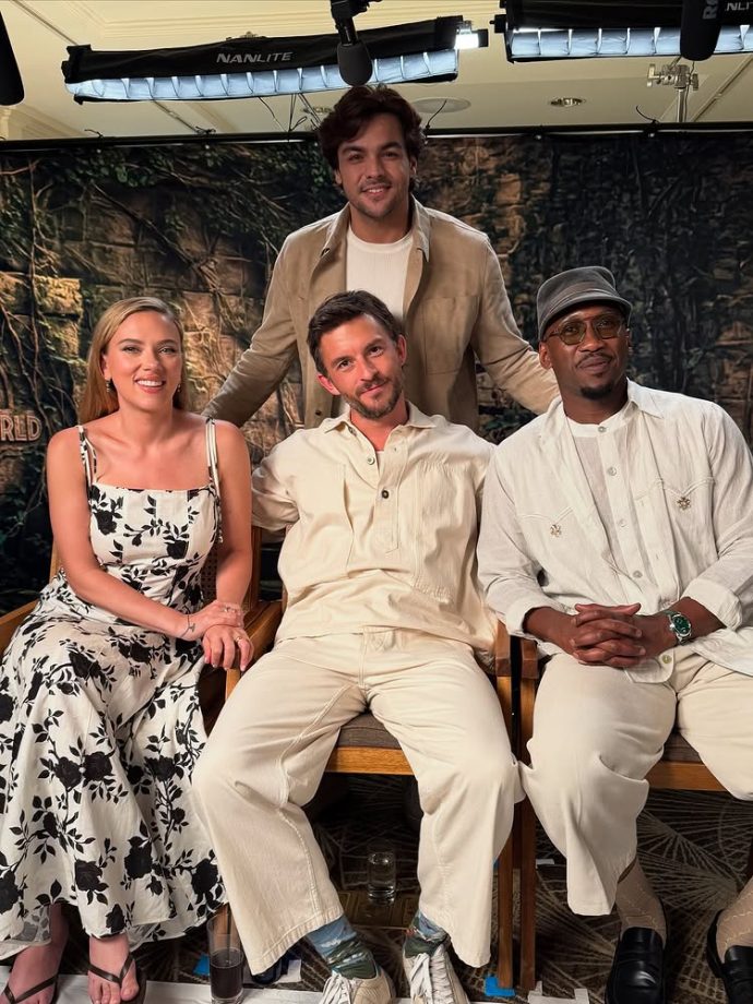 Ashish Chanchlani Shines at 'Jurassic World Rebirth' Premiere in the US, Only Indian to attend! 953789