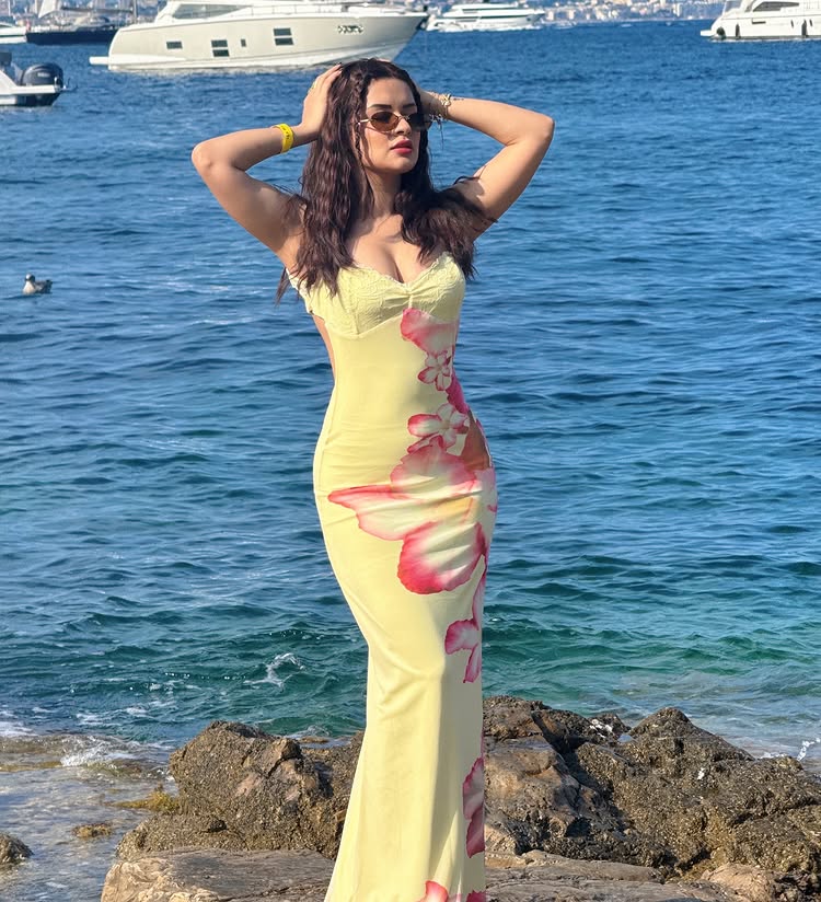 Avneet Kaur Goes Bold In Yellow Floral Gown, Flaunts Backless Look 953513