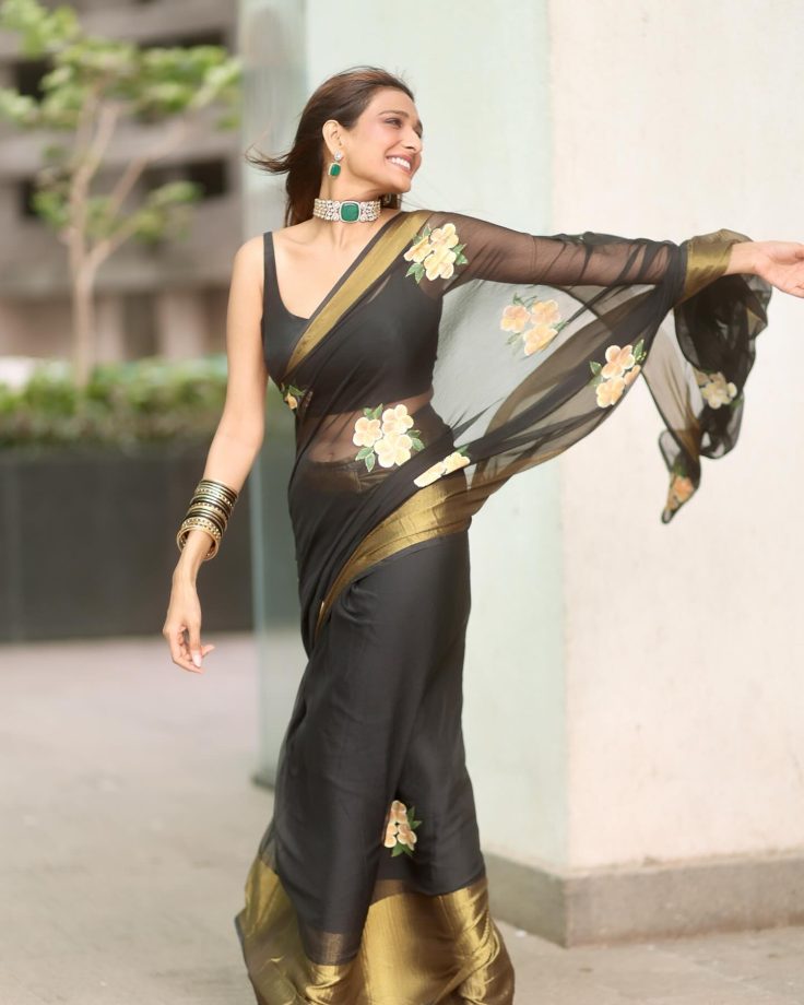 Bhagya Lakshmi Star Aishwarya Khare Redefines Saree Elegance With A Bold Twist - See Pics 953544