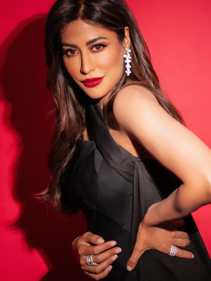 Chitrangda Singh Dazzles in Black with a Fierce Twist 952807