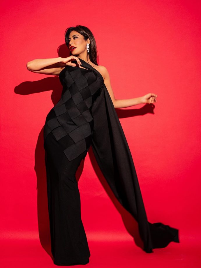 Chitrangda Singh Dazzles in Black with a Fierce Twist 952811