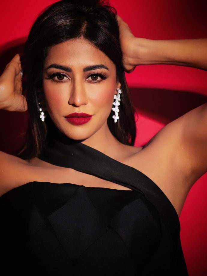 Chitrangda Singh Dazzles in Black with a Fierce Twist 952813