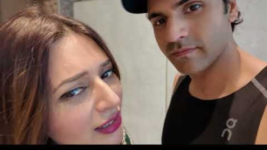 Divyanka Tripathi Enjoys Monsoon On Solo Trip, Husband Vivek Dahiya Meets His Parents In Chandigarh 951860