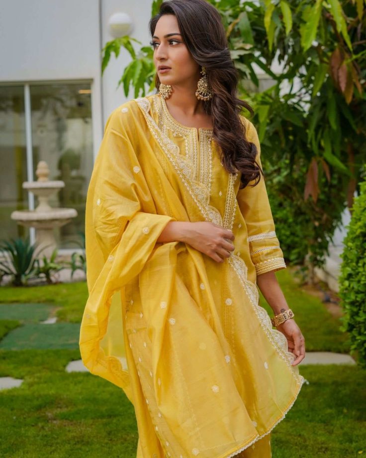 Erica Fernandes Lights Up Eid Mood In Sunshine Yellow Salwar Suit - See Pics 950913