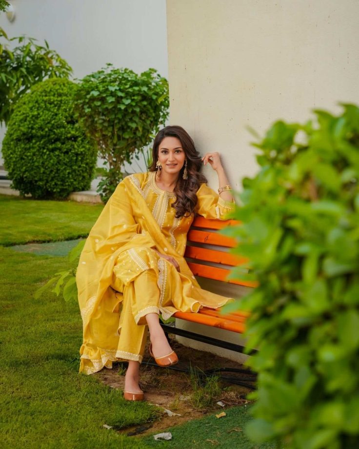 Erica Fernandes Lights Up Eid Mood In Sunshine Yellow Salwar Suit - See Pics 950914