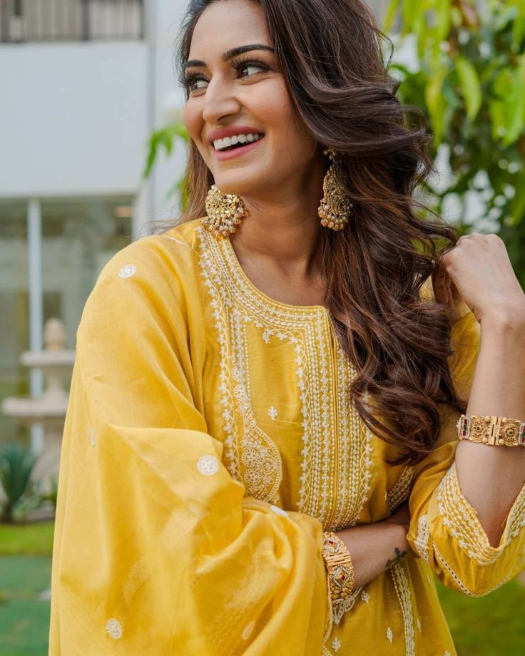 Erica Fernandes Lights Up Eid Mood In Sunshine Yellow Salwar Suit - See Pics 950915