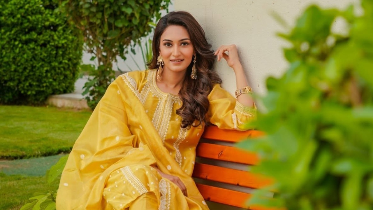 Erica Fernandes Lights Up Eid Mood In Sunshine Yellow Salwar Suit - See Pics 950912