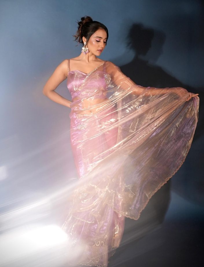 Fans Can't Get Enough Of Ashi Singh's Bold Look In Pink Sheer Saree & Backless Blouse 954011