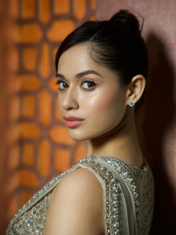 In Photos: Jannat Zubair Shines In Beige Saree, Minimalistic Makeup Steals Spotlight 951650