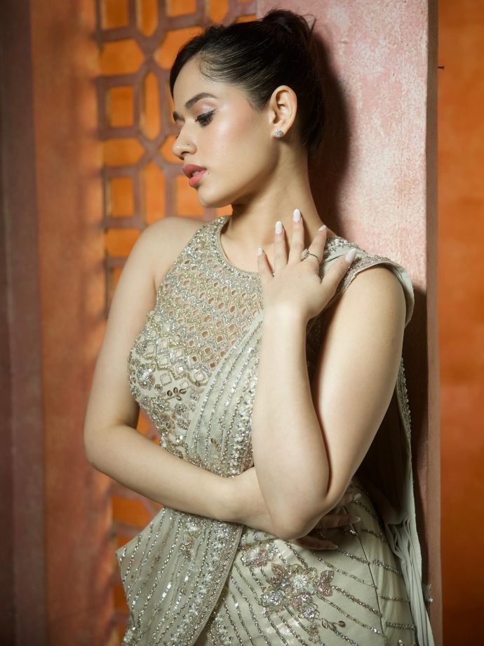 In Photos: Jannat Zubair Shines In Beige Saree, Minimalistic Makeup Steals Spotlight 951651