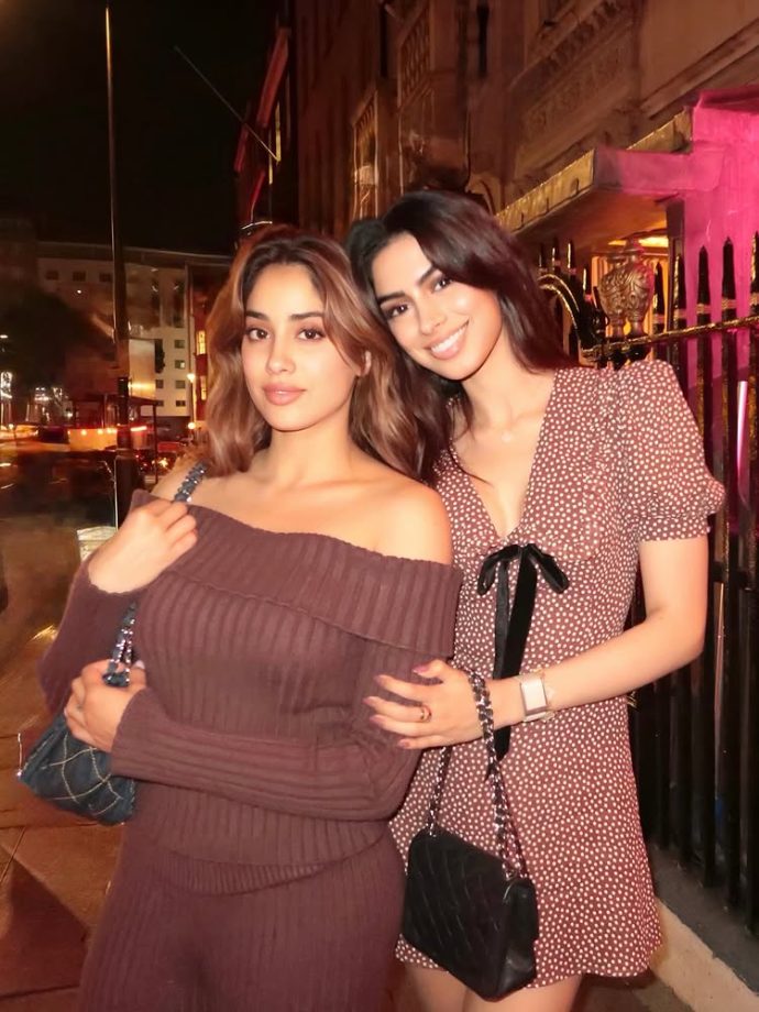 Janhvi Kapoor Eats From Shikhar Pahariya’s Plate; Fans Can’t Get Enough Of Their Adorable Chemistry 952598