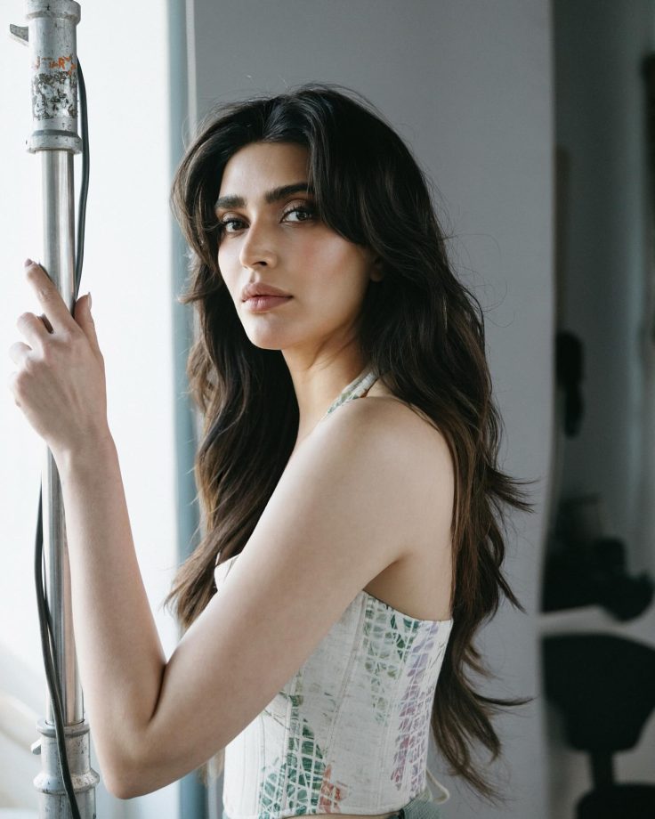Karishma Tanna’s Effortless Chic with Natural Brown Tones 950796