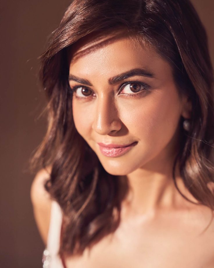Kriti Kharbanda Glows in Pearled Perfection 952871