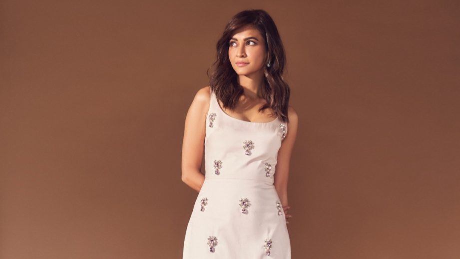 Kriti Kharbanda Glows in Pearled Perfection 952869