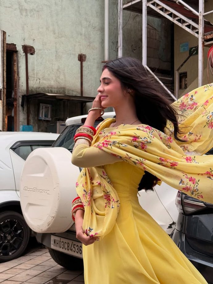 Kumkum Bhagya's Pranali Rathod Blooms In Yellow Anarkali Suit, Co-star Akshay Bindra Is All Hearts 954264