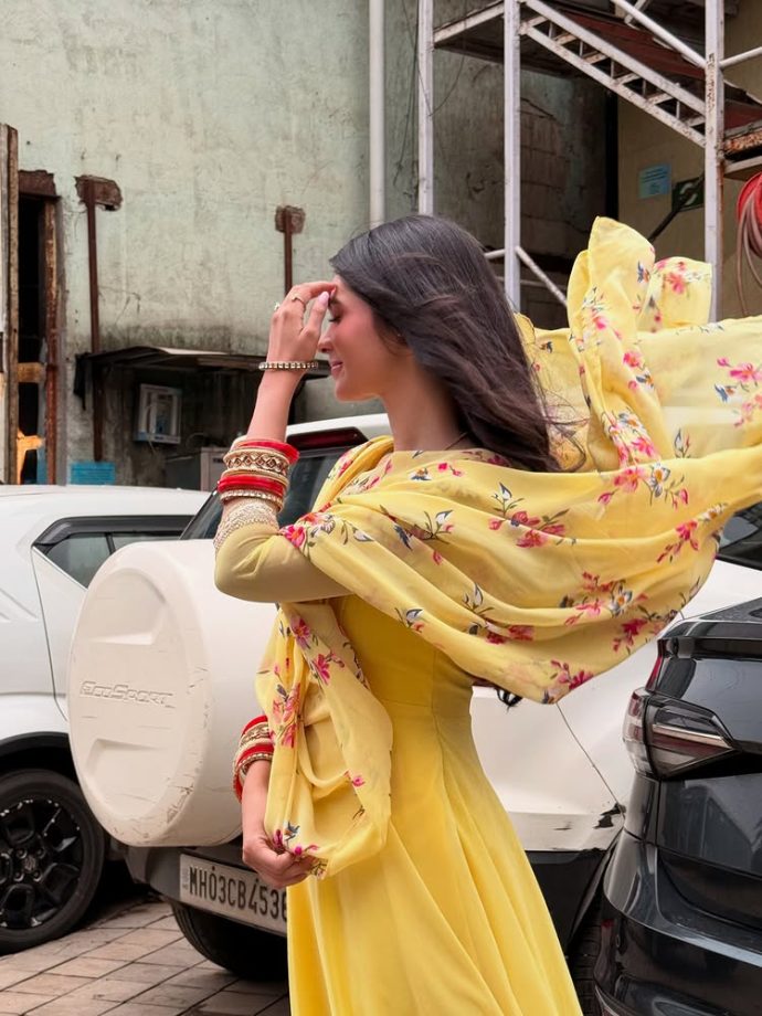 Kumkum Bhagya's Pranali Rathod Blooms In Yellow Anarkali Suit, Co-star Akshay Bindra Is All Hearts 954266