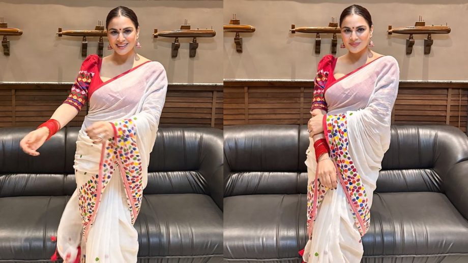 Kumkum Bhagya's Shraddha Arya Drapes Saree As Typical Mother, Her Simplicity Steals Hearts 953865