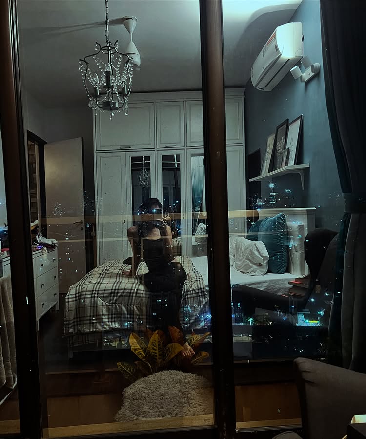 Kumkum Bhagya's Sriti Jha Channels 'Do Not Disturb' Weekend Mood In Relaxed Mirror Selfies 952123