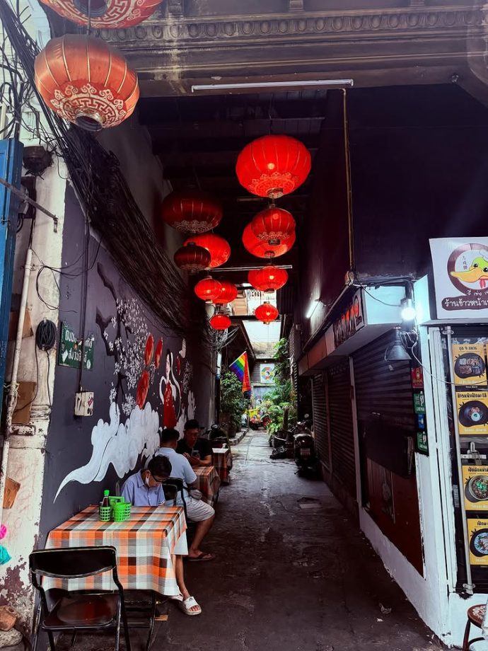 Malavika Mohanan's Stunning Bangkok Diaries Win Hearts 952042