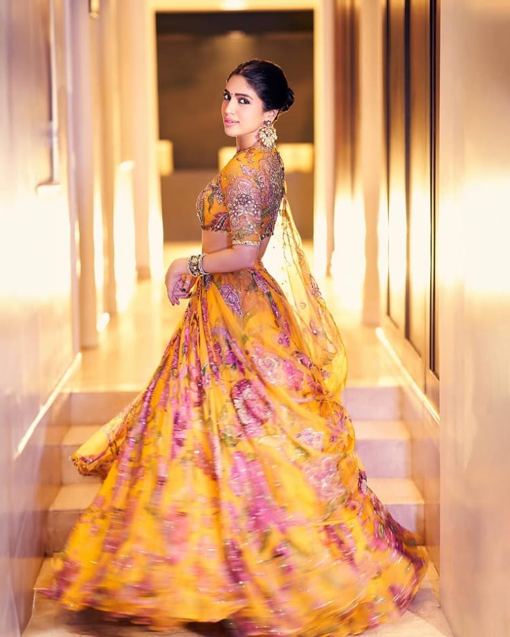 Mustard Majesty Bhumi Pednekar’s Festive Fashion Glow 951944